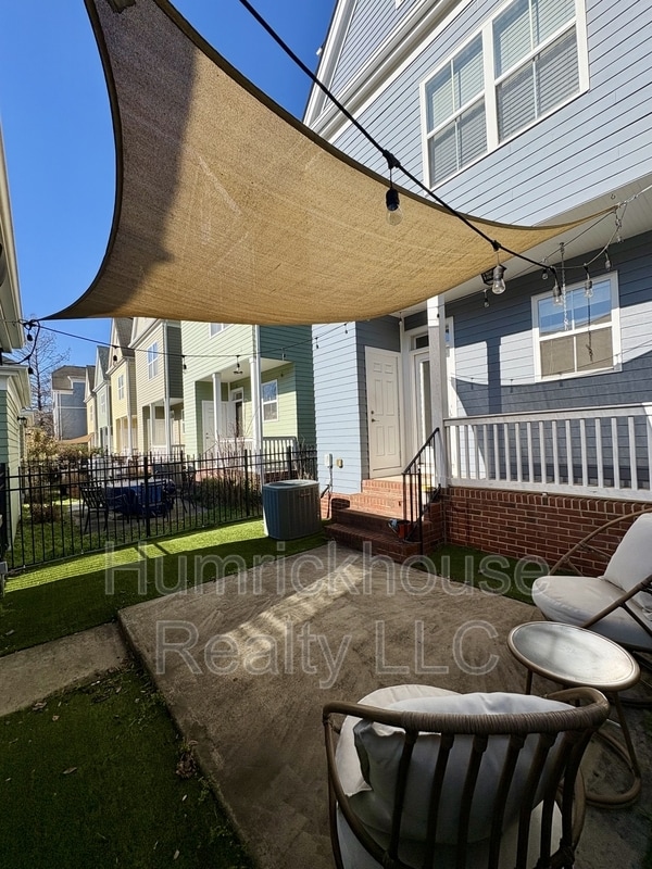 Building Photo - 515 Dubois Court