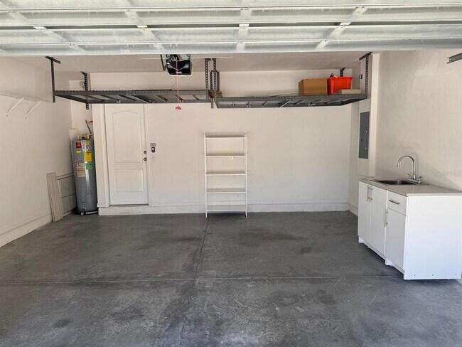 Building Photo - 2091 Bent Grass Ave