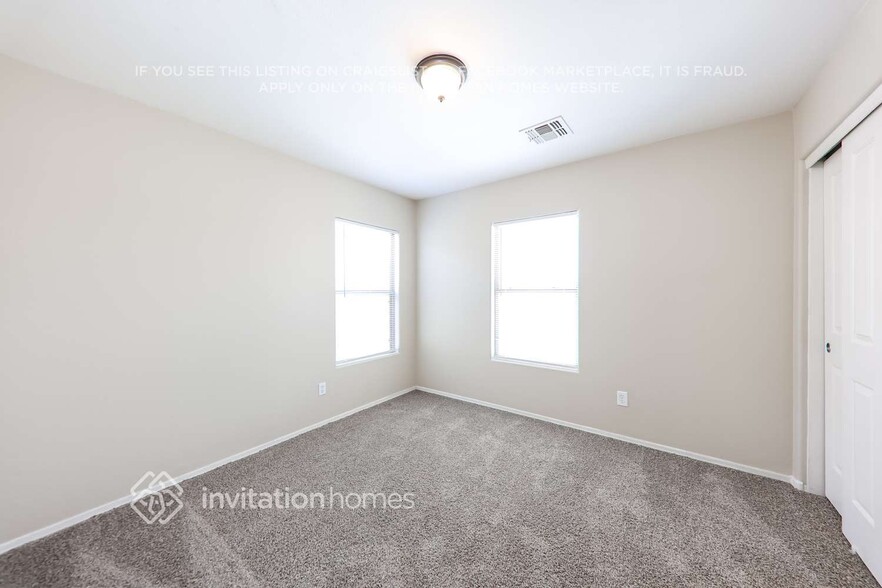Building Photo - 6412 W Fawn Dr