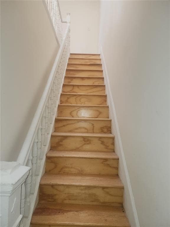 Building Photo - 404 Logan St