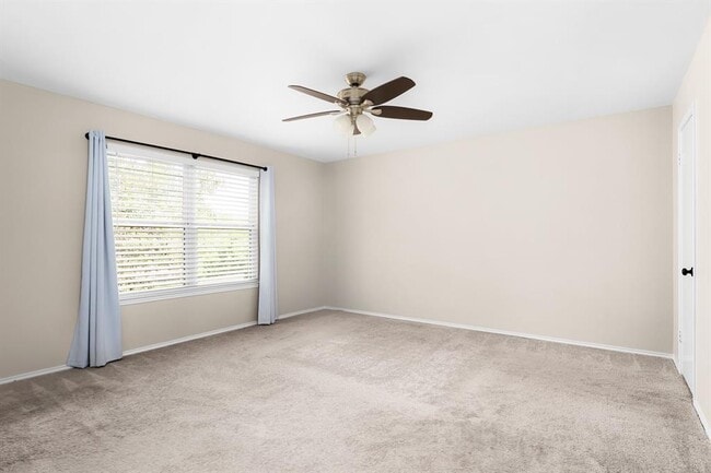 Building Photo - 4500 Kalama Dr