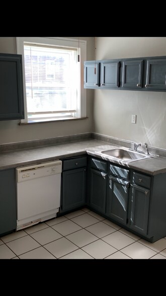 Building Photo - 5017 Milentz Ave