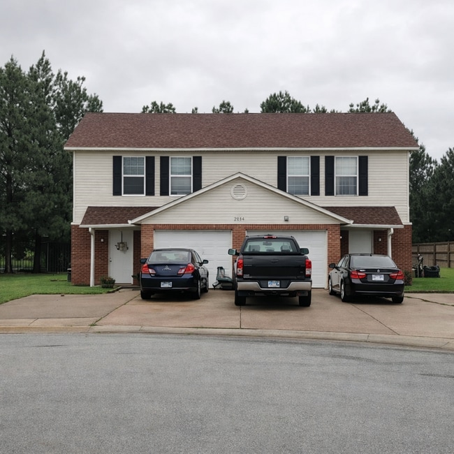 Building Photo - 2920 Dawn Ct