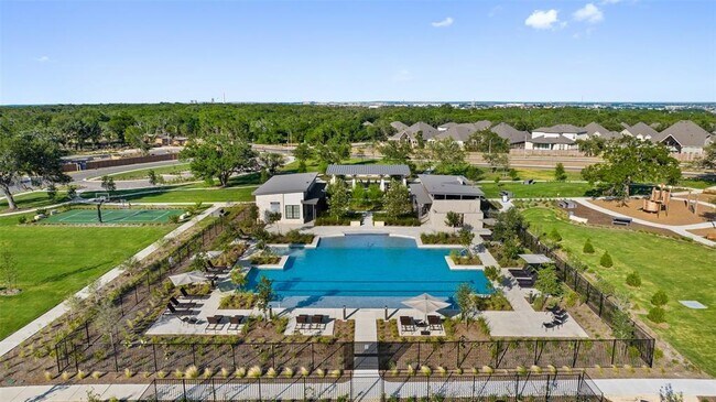 Building Photo - 240 Revere Dr