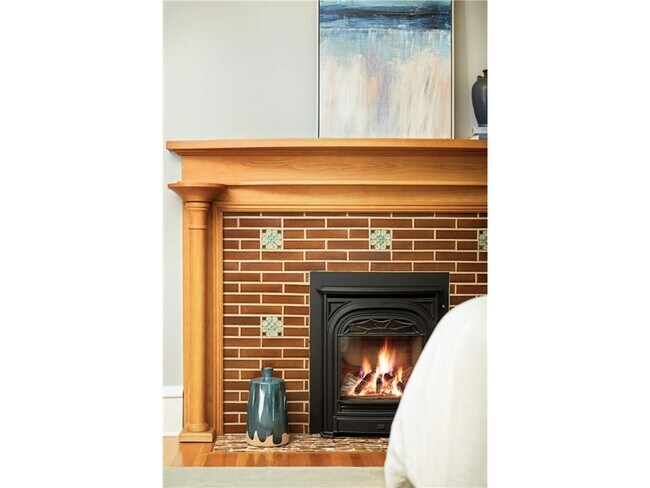 Building Photo - 1776 Knox Ave S