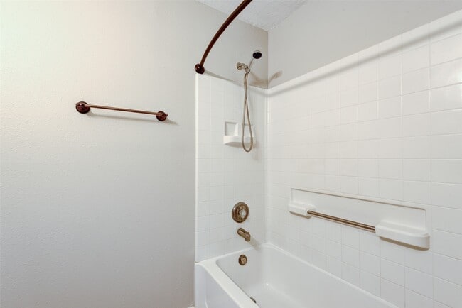 Building Photo - 6607 Springfield Garden Ln