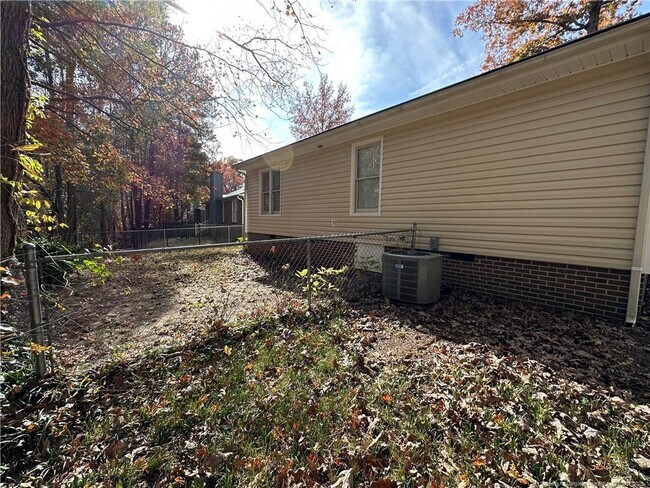 Building Photo - 2678 Rivercliff Rd