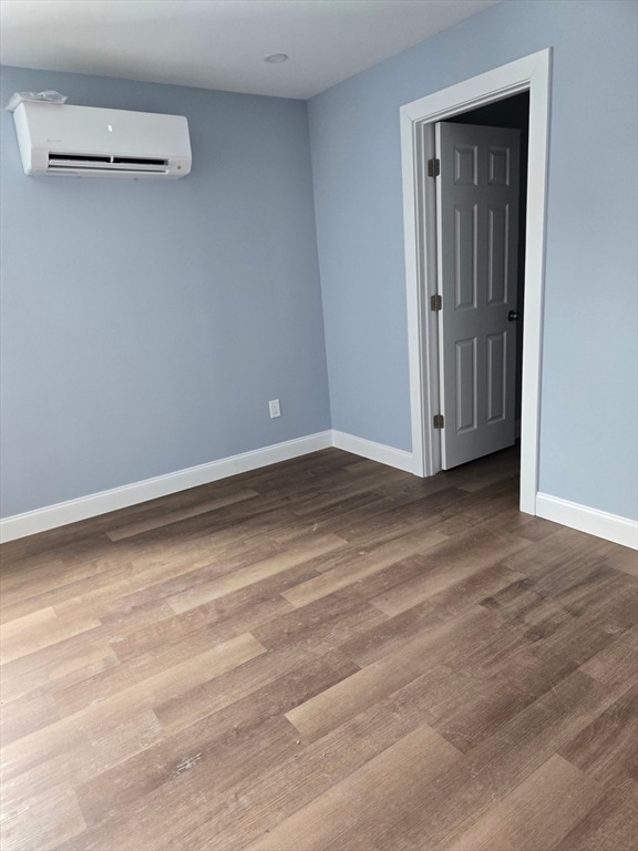 Building Photo - 715 River St