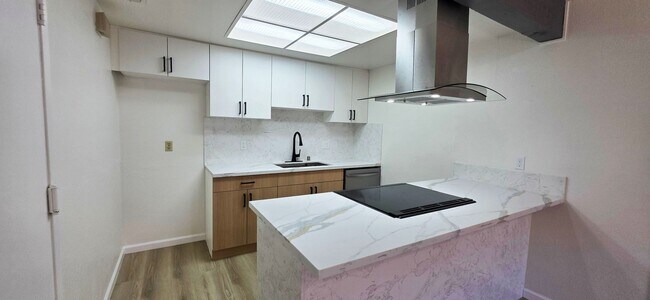 Building Photo - 9628-9628 Bradhugh Ct