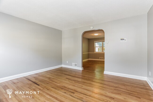 Building Photo - 957 Masefield Rd