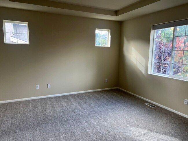Building Photo - 3bd/2.5ba Snoqualmie Home
