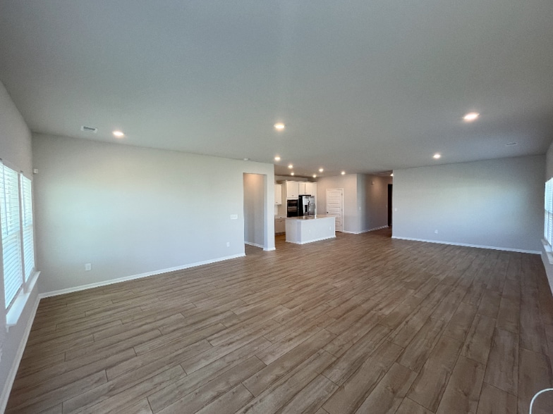 Building Photo - 5004 Del Corso St