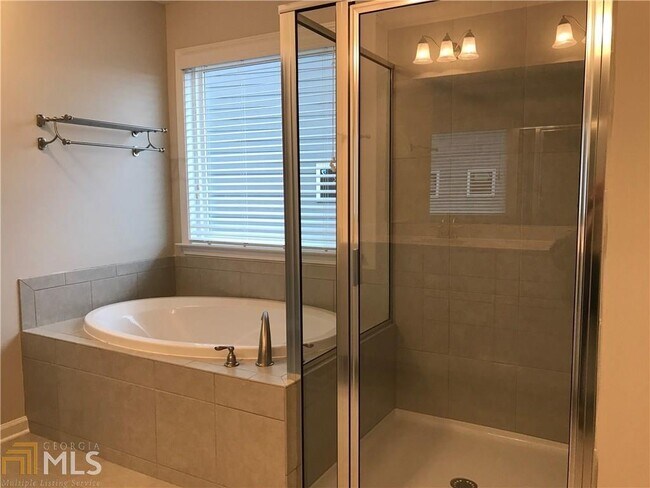 Building Photo - 2339 Village Grove Dr NW
