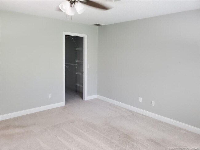 Building Photo - 1257 NE Sago Dr