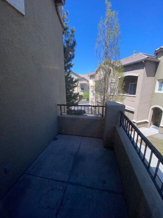 Building Photo - Triana North - South Meadows - 2 Bed 2 Bath