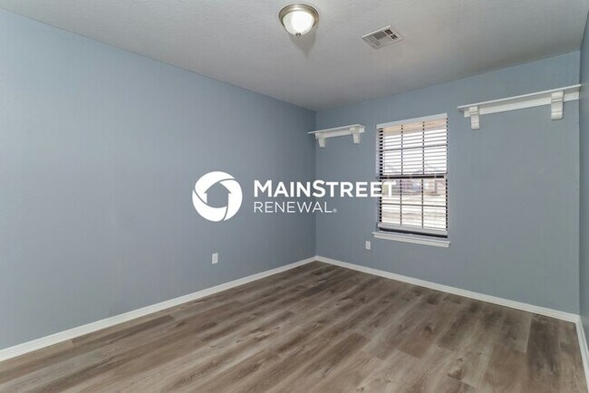 Building Photo - 3 Bedroom Pet-Friendly Home in EDMOND, OK with Main Street Renewal