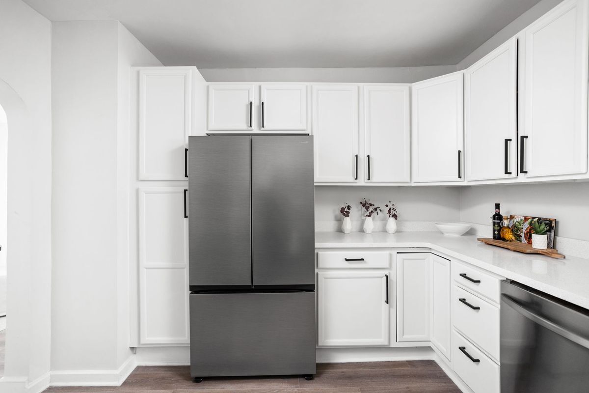 Building Photo - 4001 Broadway St