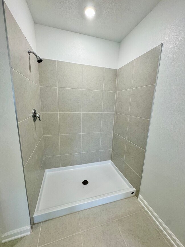 Building Photo - BRAND NEW HOME IN HIDDEN RIDEGE FOR RENT