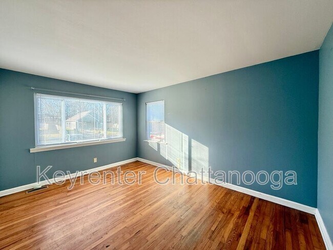 Building Photo - 221 Robert E Lee St