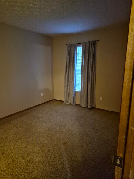 Building Photo - 466 Heritage Cir