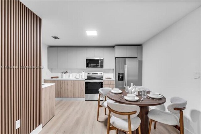 Building Photo - 3728 NW 19th Ave