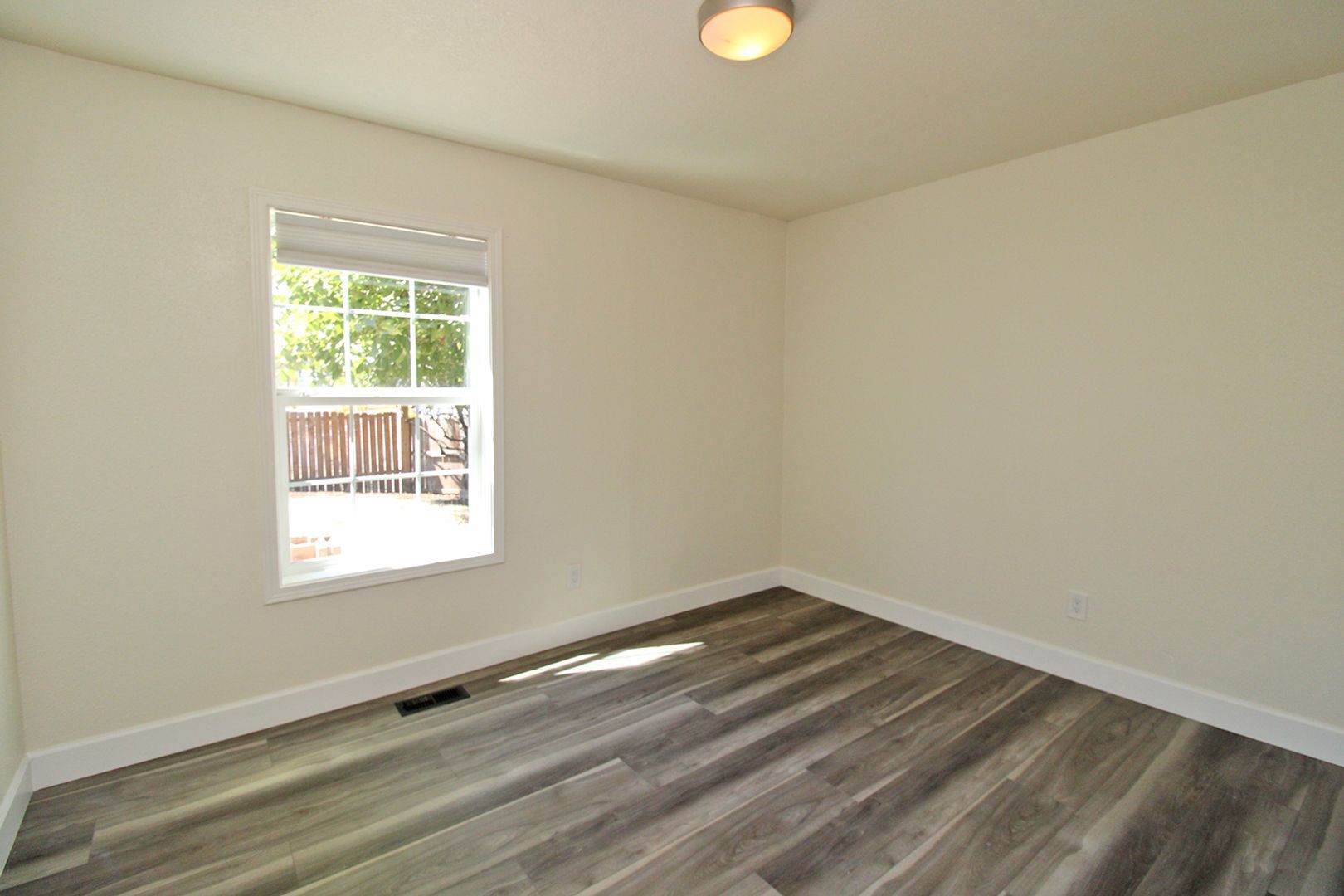 Building Photo - 4419 N Albina Ave