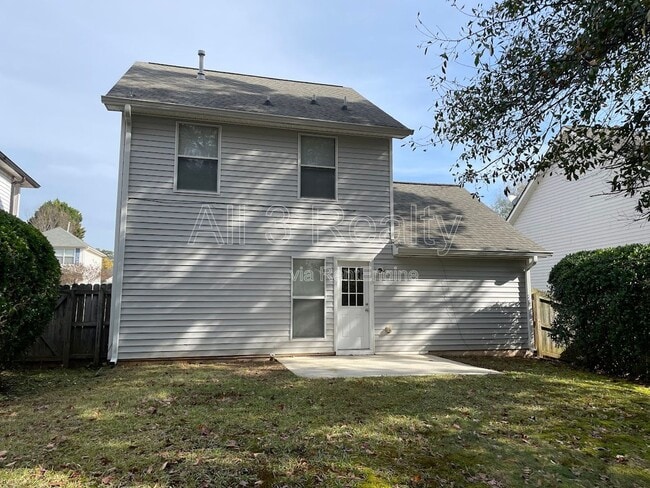 Building Photo - 823 Tramore Dr