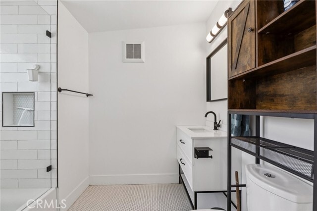 Building Photo - 230 S B St