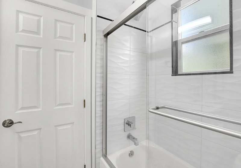 Building Photo - 523 Windsor St