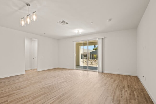 Building Photo - New Home in Gated Indian Palm Country Club