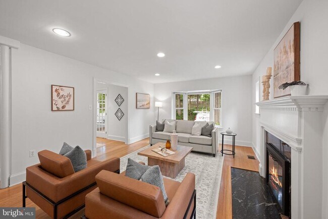Building Photo - 4830 Brandywine St NW