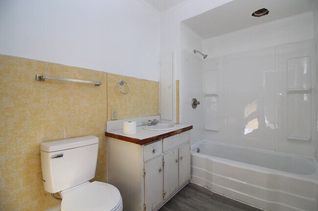 Building Photo - 90-990 Baker St