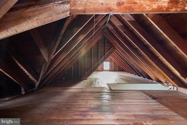 Building Photo - 182 W Court St