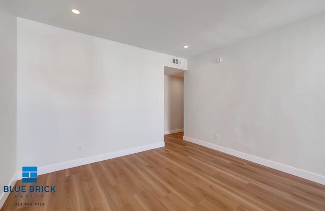 Building Photo - 5415 Corteen Pl