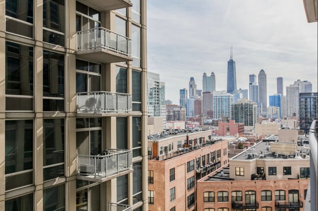 Building Photo - 700 N Larrabee St