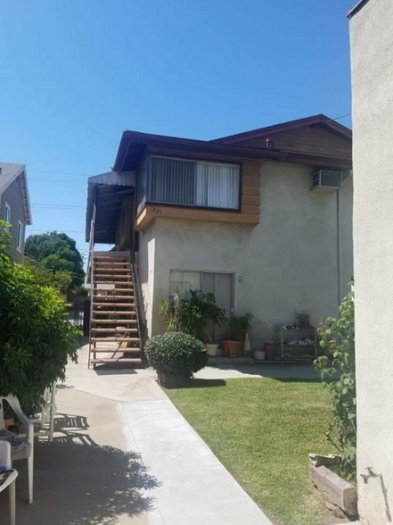 Outdoor Enclosed Area - 1823 S 5th St