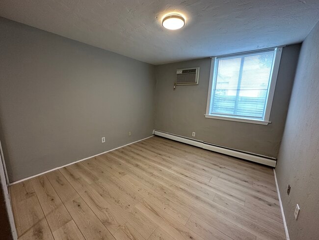 Building Photo - 2525 3rd Ave S