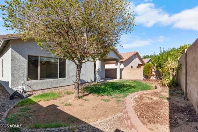 Building Photo - 12909 W Aster Dr