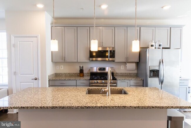 Building Photo - 1441 Onnesta Ct