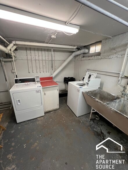 Building Photo - 3150 N Linder Ave