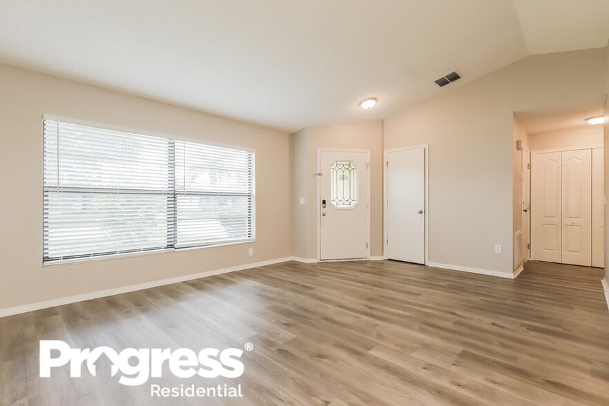 Building Photo - 1401 Glenmere Dr