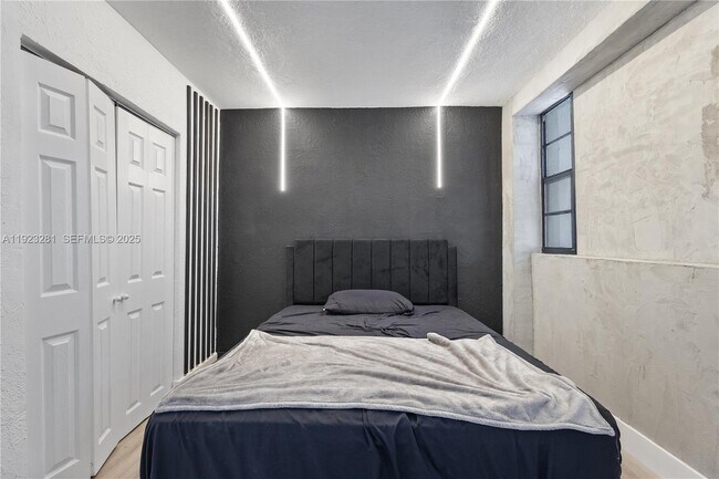 Building Photo - 4030 NW 1st Ave