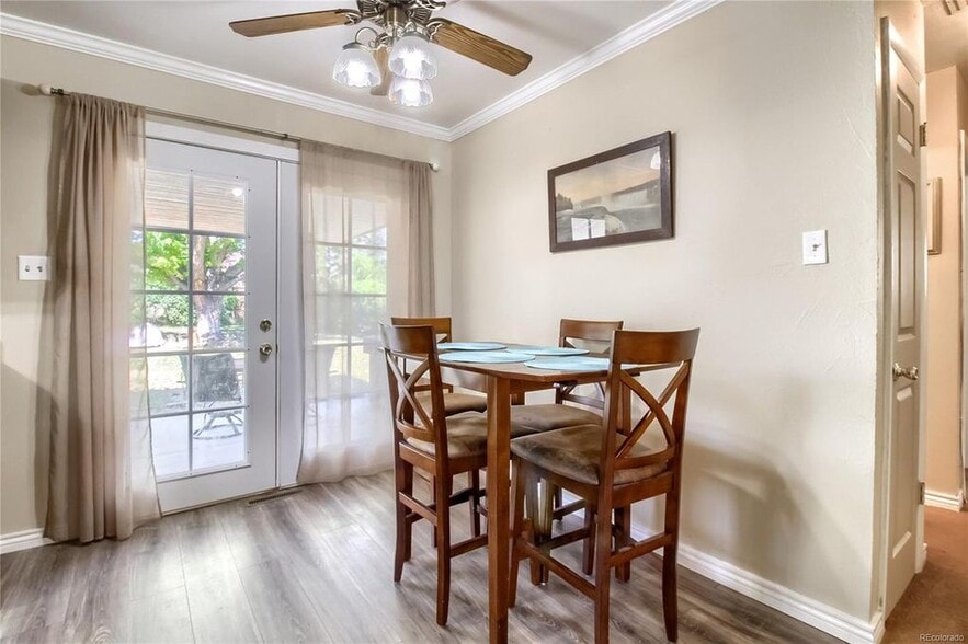 dining room - 1005 Moss St