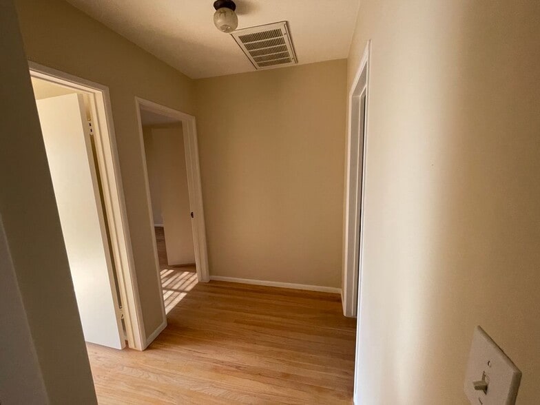 Building Photo - 10513 Grovedale Dr