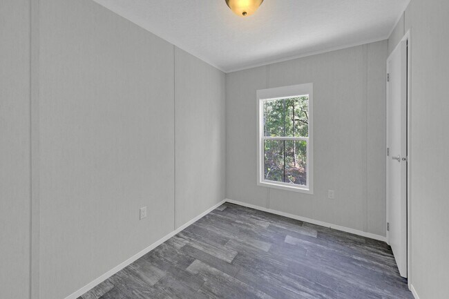 Building Photo - 3 Bedroom/ 2 Bath Home in DeFuniak Springs, Florida