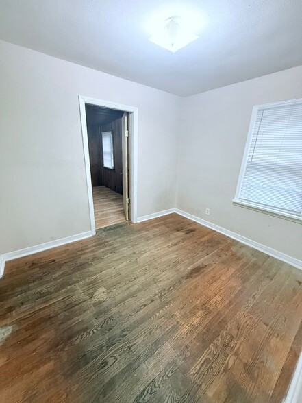 Building Photo - 9849 Green Valley Dr