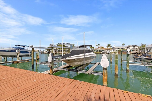Building Photo - 220 Skiff Point