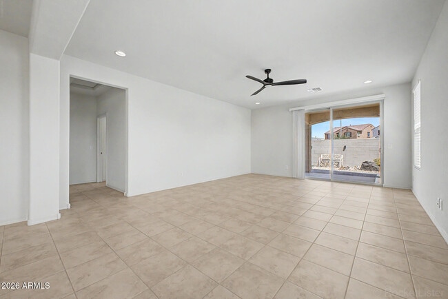 Building Photo - 8954 W San Juan Ave