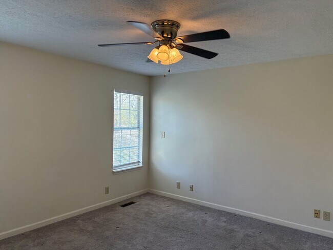 Building Photo - Single Family Home in Villages of Brentwood