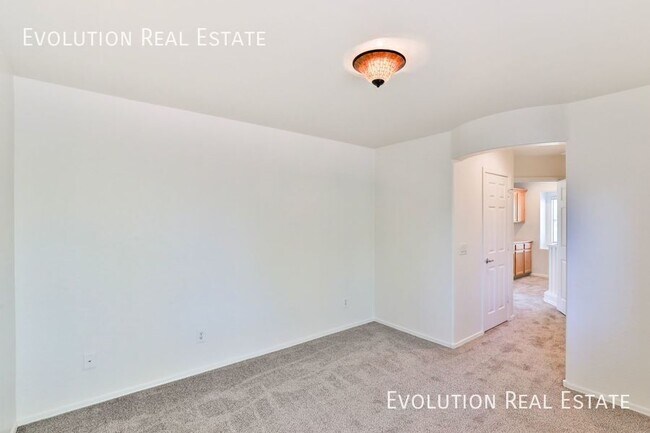 Building Photo - 4616 E Laurel Ct